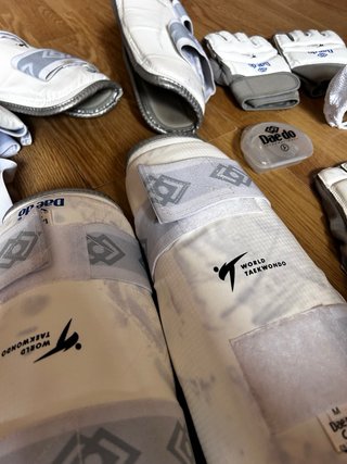 Protecciones Taekwondo Infantil Daedo + kimono