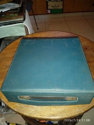 Máquina de escribir Olivetti DORA