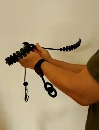 Soporte Colgante Saxo Alto/Tenor Negro (Arnés)