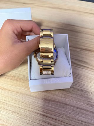 Reloj Guess Frontier Dorado