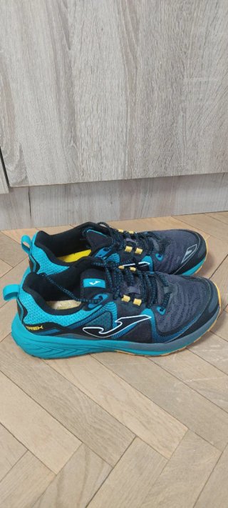 Deportivas Joma Azul y Amarillo talla 44