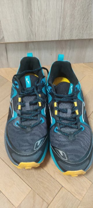 Deportivas Joma Azul y Amarillo talla 44