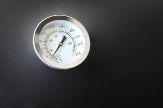 Barbecue a Carbonella con Affumicatore e Ruote Ner