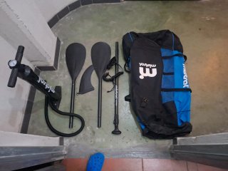 Tabla de paddle surf Mistral para reparar.