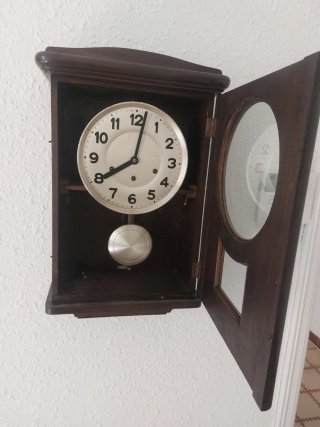Reloj de pared antiguo madera