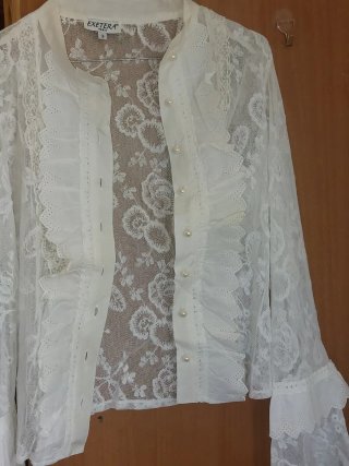 Blusa de encaje blanco Exetera