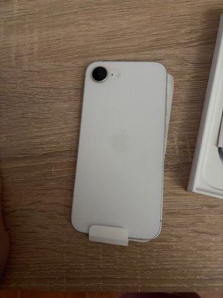 Apple iPhone 16e