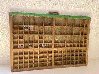 Cajón de imprenta antiguo de madera