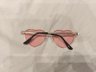 Occhiali da sole a cuore rosa e oro