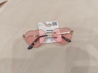Occhiali da sole a cuore rosa e oro
