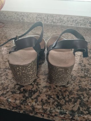 Zapatos de tacón azul marino de terciopelo