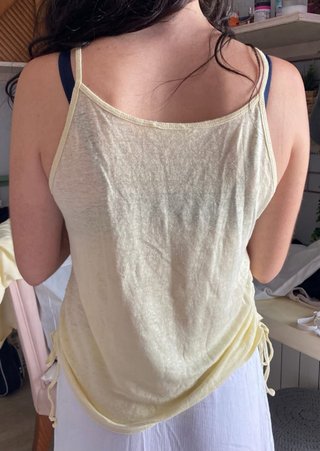 Camiseta Mango pastel con cordones