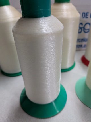 5 conos de hilos de coser invisibles
