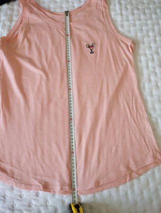 Camiseta sin mangas azul con estampado floral