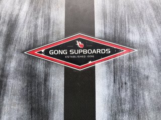 Tabla de surf GONG para restaurar