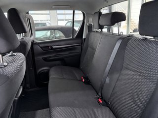 TOYOTA HILUX PICKUP 2.4 D-4D CABINA DOBLE GX