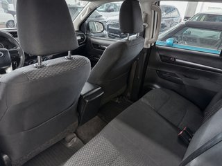 TOYOTA HILUX PICKUP 2.4 D-4D CABINA DOBLE GX