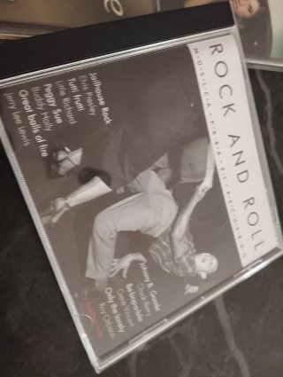 Lote 13 CDs Música Internacional Pop/Rock