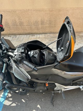 Honda NC700S Gris/Amarillo