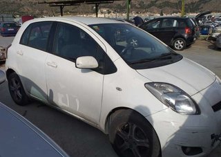Toyota 301776 salpicadero yaris live