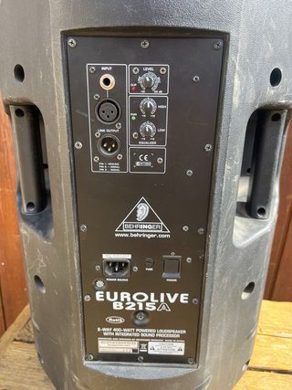 Altavoz Behringer B215 A