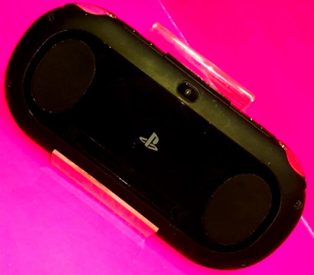 PS VITA SLIM PCH-2016 COMO NUEVA  CON GARANTÍA
