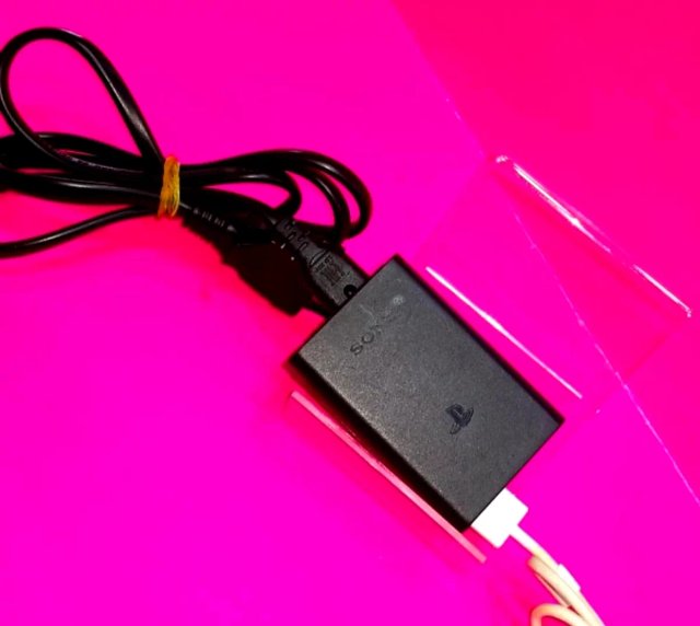 PS VITA SLIM PCH-2016 COMO NUEVA  CON GARANTÍA