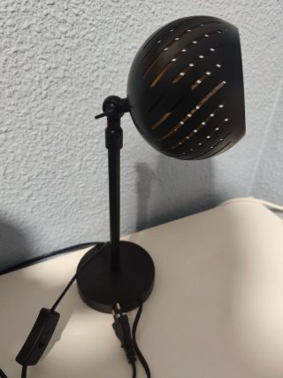 Lamparita de mesa negra metalica