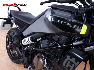 HUSQVARNA SVARTPILEN 125 ABS