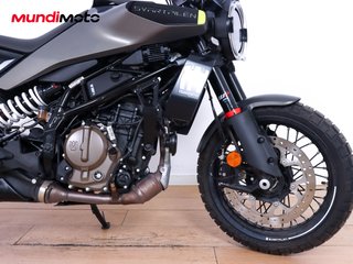 HUSQVARNA SVARTPILEN 125 ABS