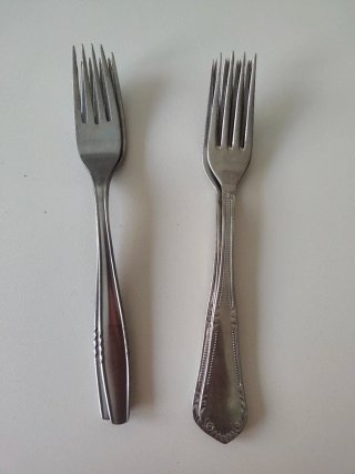 Set de 6 tenedores de diferente estilo ( 3 y 3).
