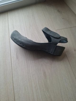 Zapatos Vialis..color gris
