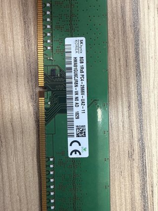 2 Memoria RAM SK hynix 8GB cada una DDR4 2666MHz