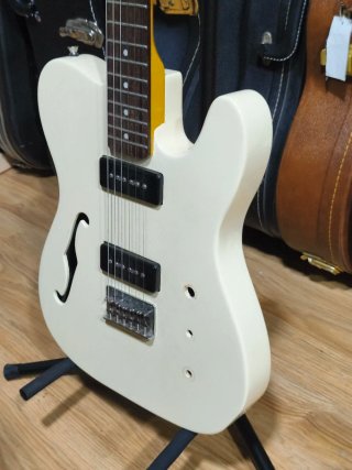 Guitarra Xaviere blanca
