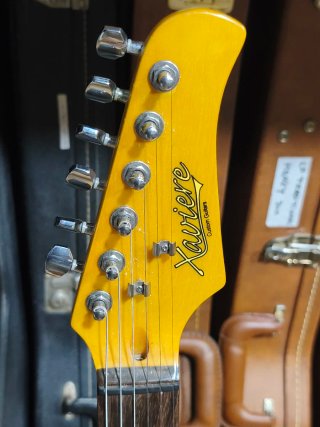 Guitarra Xaviere blanca