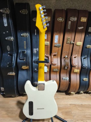 Guitarra Xaviere blanca