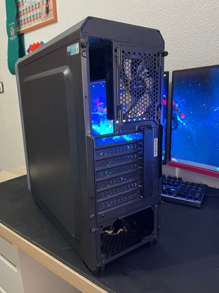 Torre de PC Negra