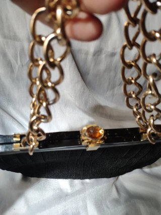 Borsetta vintage con chiusura gioiello