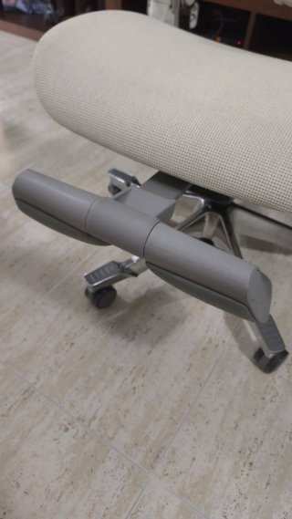 Hinomi H2 Pro con reposapiés, como nueva