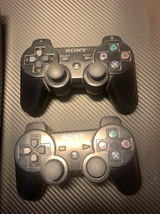 Consola Sony PS3 con dos mandos