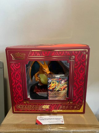 Caja Charizard sellada idioma ingles