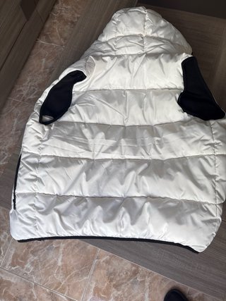 Chaleco Guess Talla M Negro/Blanco