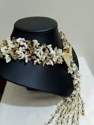 Collana farfalla topazio e madreperla