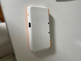 Nintendo New 2DS XL Naranja y Blanco