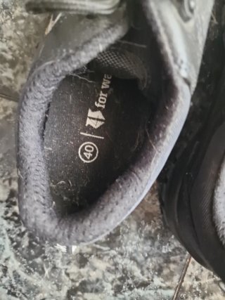 Bambas de seguridad negras talla 40
