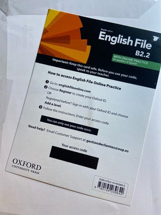 Libro de inglés “English File” B2.2 marca oxford
