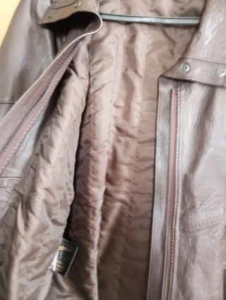 Chaqueta piel auténtica. SOLO VENTA EN MANO
