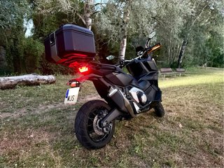 Honda X-ADV 750 2023 · 14.400 km, Impecable, Baúl