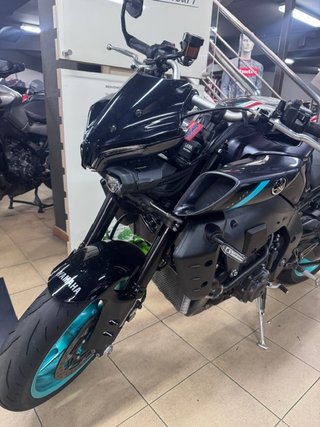 YAMAHA MT10   (modelo actual) 2025