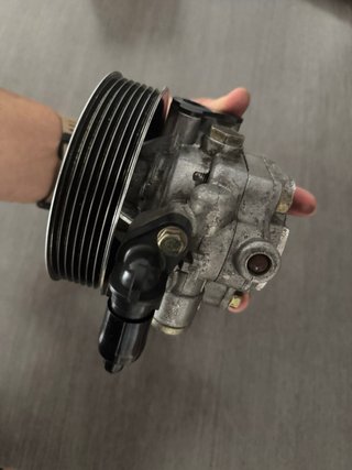 Bomba direccion honda